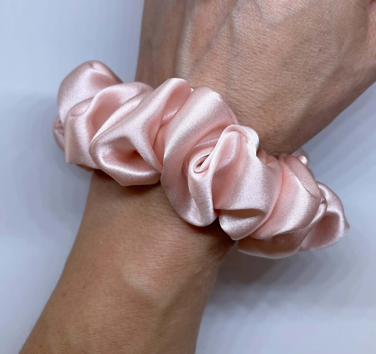 Baby pink gumička Queen