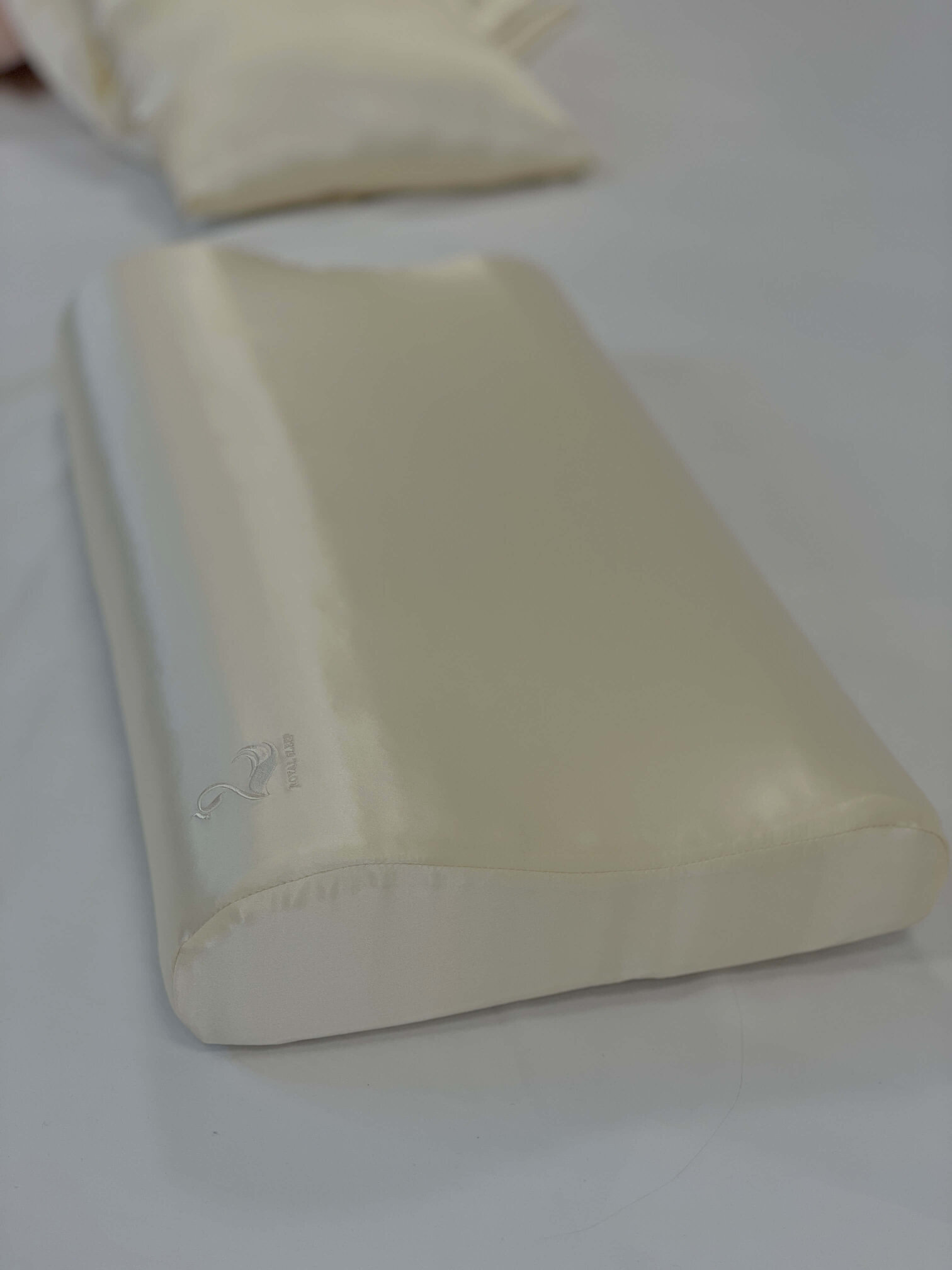 SILVER COLLECTION - Obliečka na ortopedický vankúš - Real Champagne – Obrázok 3