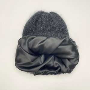 Vlnená čiapka s hodvábnou podšívkou Black/Black
